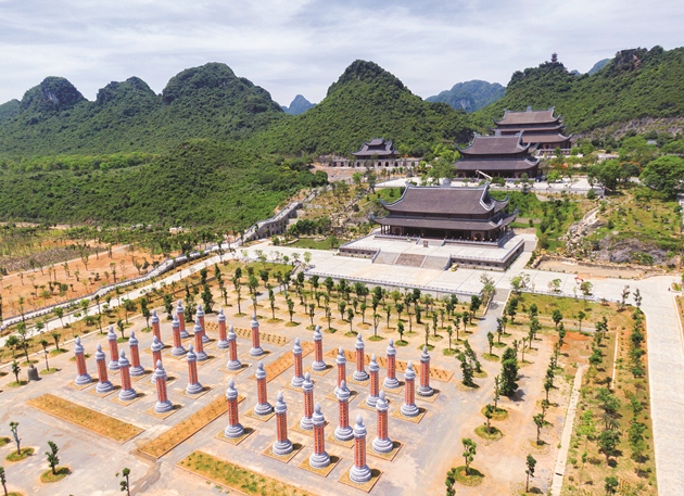 Chùa Tam Chúc Hà Nam  Ngôi chùa lớn nhất Việt Nam 2023