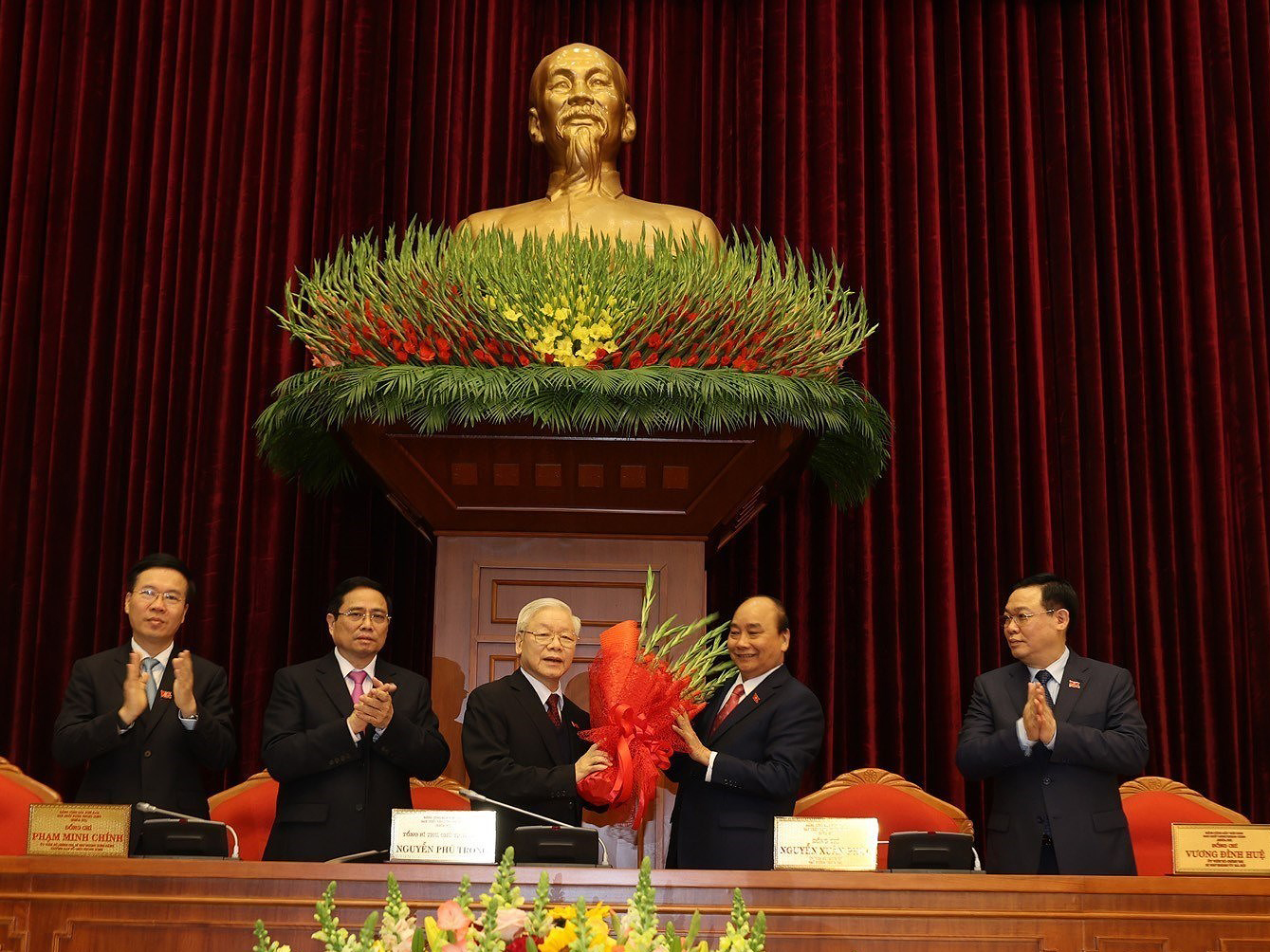 Ông Nguyễn Phú Trọng tái đắc cử Tổng Bí thư khóa XIII