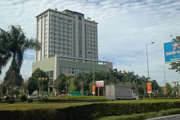 Công ty Nhiệt lạnh Hải Nam bị buộc tháo dỡ các công trình vi phạm ở Khách sạn Central
	
