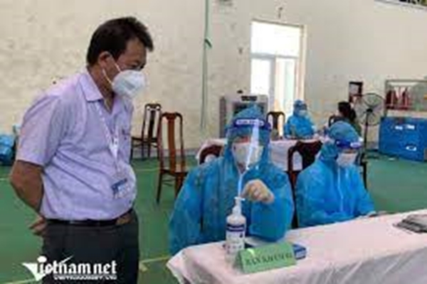 Cảnh cáo Giám đốc Trung tâm Kiểm soát bệnh tật Quảng Bình