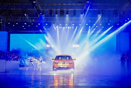 Những khách hàng quốc tế đầu tiên của VinFast có thể được nhận xe vào tháng 12