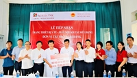 Agribank Chi nhánh tỉnh Thái Bình bàn giao thiết bị y tế cho xã Nam Hải
