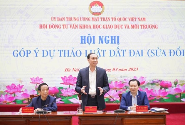Phó Chủ tịch UBTƯ MTTQ Việt Nam Phùng Khánh Tài chủ trì hội nghị. Ảnh: H.D
