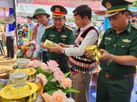 Độc đáo chợ phiên người Mông ở Tri Lễ