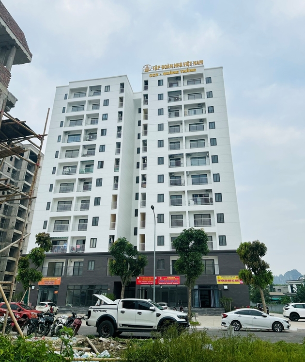 Nhà ở xã hội tại phường Quảng Thắng chưa nghiệm thu về PCCC và xây dựng, nhưng chủ đầu tư đã cho người dân vào ở. Ảnh: Hương Trà