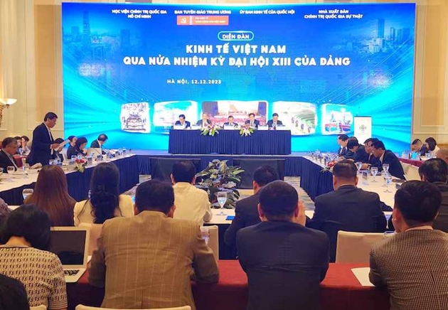 Toàn cảnh Diễn đàn Kinh tế Việt Nam qua nửa niệm kỳ Đại hội XIII của Đảng. Ảnh: H.G