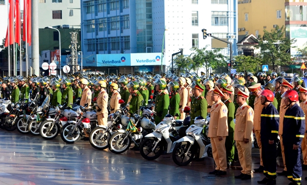 Công an tỉnh Quảng Trị tổ chức lễ ra quân tấn công, trấn áp tội phạm, bảo đảm an ninh, trật tự dịp Tết Nguyên đán Giáp Thìn 2024. Ảnh: Minh Tân