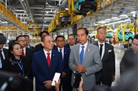 Tổng thống Indonesia thăm Tổ hợp Nhà máy Sản xuất ô tô, xe máy điện VinFast