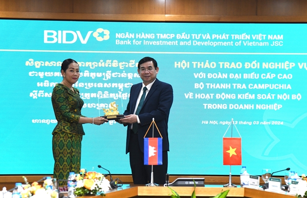 Đoàn Đại biểu Bộ Thanh tra Campuchia trao đổi nghiệp vụ về kiểm soát nội bộ trong doanh nghiệp tại BIDV