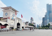 Thành phố Hồ Chí Minh vươn lên mạnh mẽ sau 49 năm giải phóng