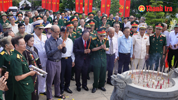 Lữ đoàn 316 tổ chức lễ dâng hương tưởng niệm liệt sỹ cầu Rạch Chiếc