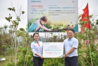 ABBANK thành công gây quỹ 50 000 cây gỗ lớn cho các gia đình khó khăn tỉnh Quảng Bình