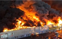 Cháy trung tâm thương mại tại Ba Lan Hàng trăm quầy hàng của người Việt Nam bị thiêu rụi