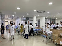 Bộ Y tế Tập trung nguồn lực điều trị cho 350 công nhân nghi ngộ độc tại Vĩnh Phúc