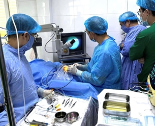 Giáo sư Nhật Bản sẽ phẫu thuật miễn phí cho 130 bệnh nhân đục thuỷ tinh thể ở Đắk Lắk