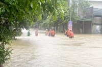 Mưa lớn khiến thành phố Hà Giang ngập sâu trong lũ